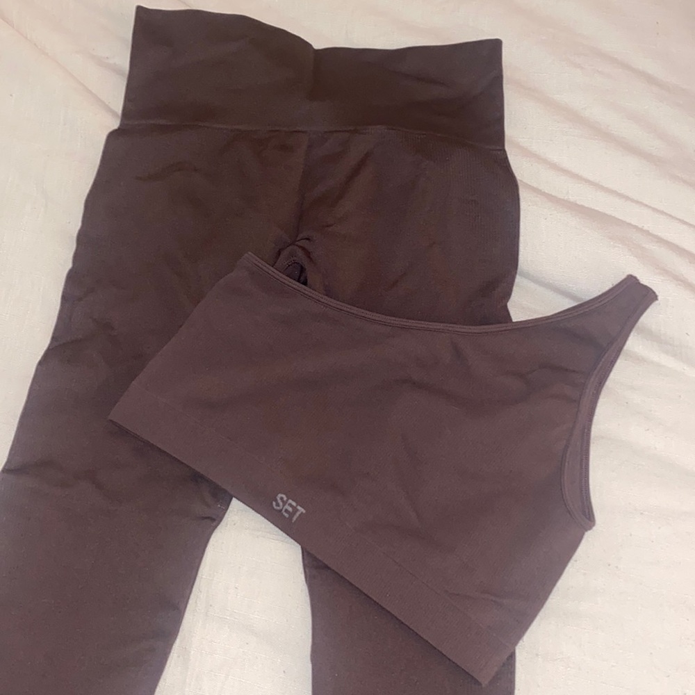 SOLD SET ACTIVE X REVOLVE SET